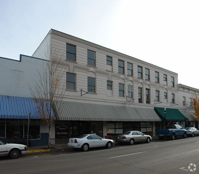 Building Photo - 631-671 S Main St