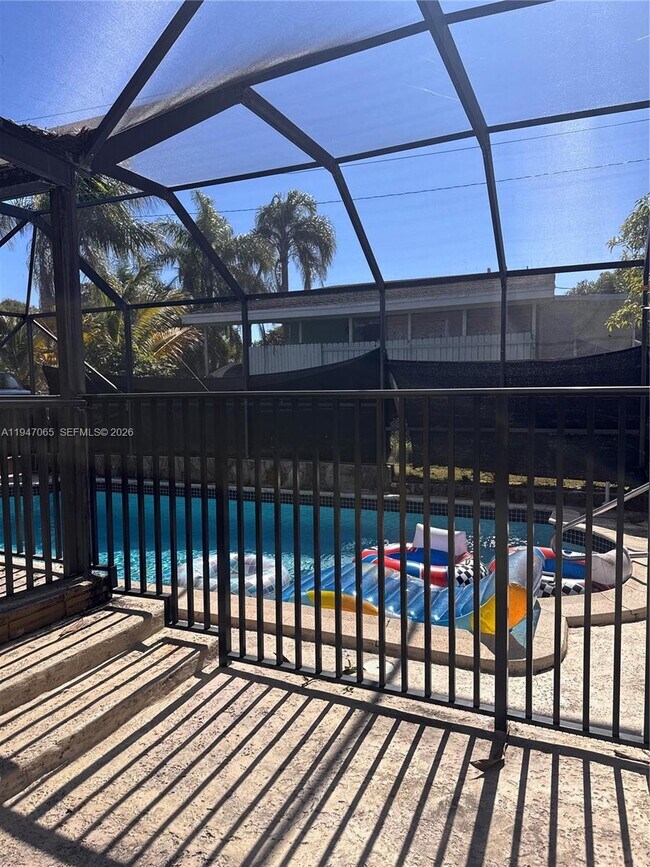 Foto del edificio - 10800 SW 160th St