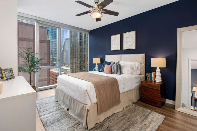 Model Unit - 210 W Kinzie St