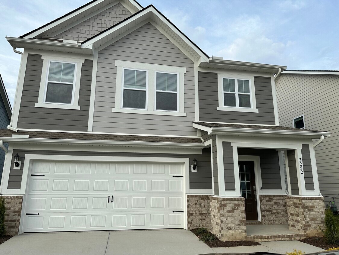 Primary Photo - 2252 Robert Gwynne Dr