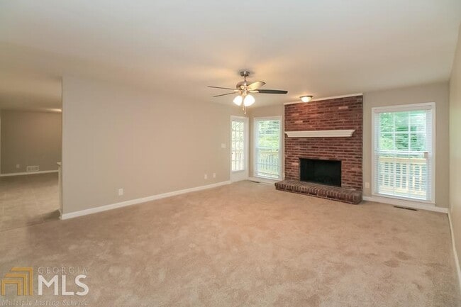 Building Photo - 2700 Westchester Dr