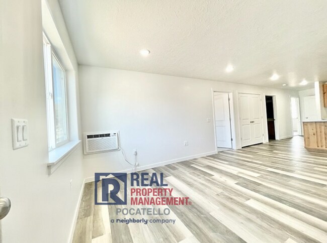 Foto del edificio - 5761 S. 5th Ave.