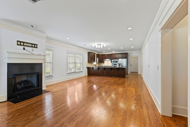 Building Photo - 987 Starr Ct
