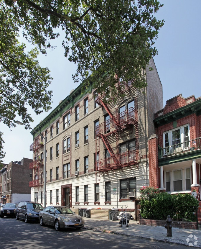 Primary Photo - 370 E 23rd St