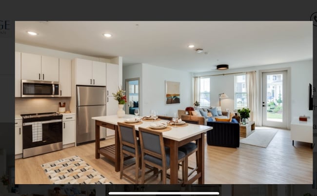 Building Photo - 6025 Bentley Cir