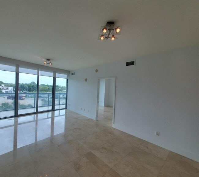 Building Photo - 888 Biscayne Blvd