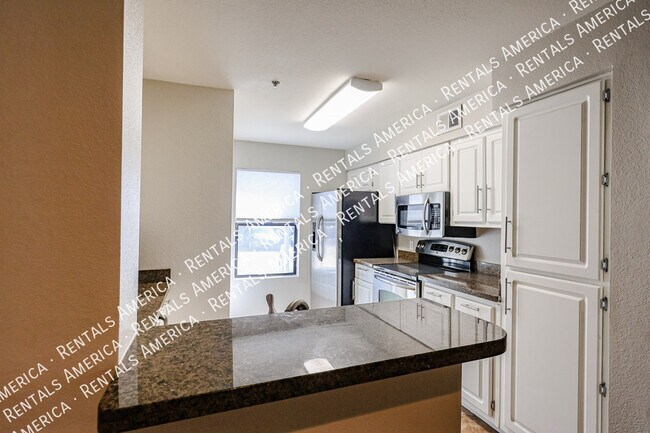 Foto del edificio - 2025 E Campbell Ave