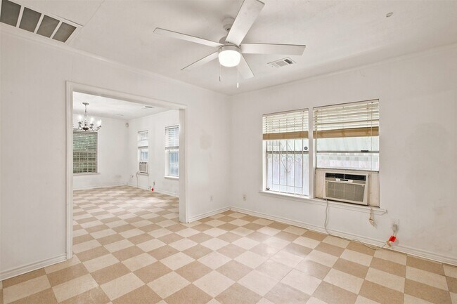 Building Photo - 5005 Lyons Ave