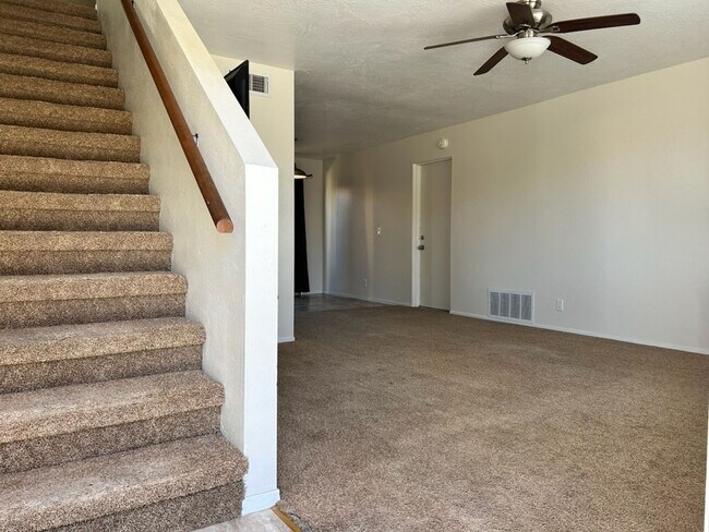 Foto del edificio - 1017 W Perdew Ave