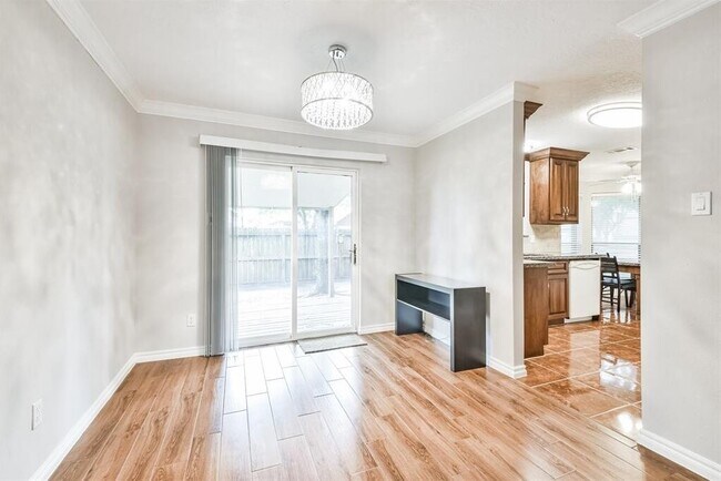 Building Photo - 10327 Brickyard Ct