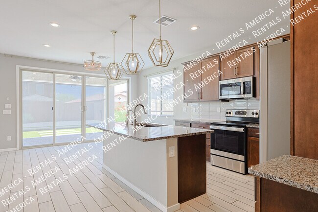 Foto del edificio - 15713 W Woodlands Ave
