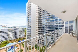 Building Photo - 7601 E Treasure Dr