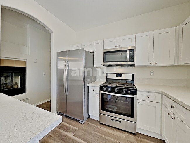 Building Photo - 265 S Summer Meadow St