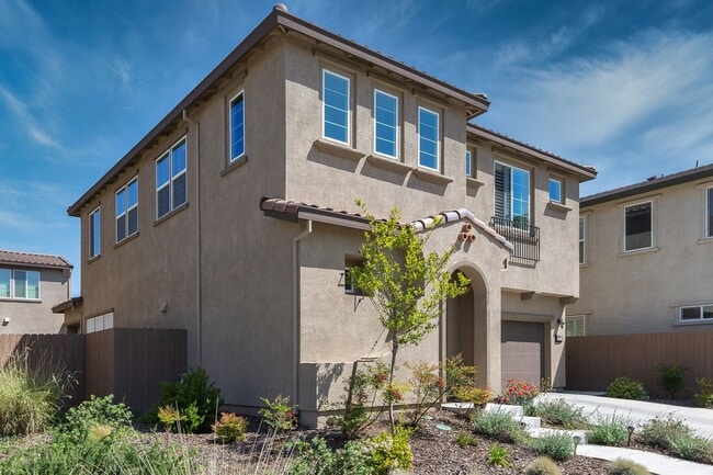 Building Photo - Immaculate single owner home in Natomas w/generous open layout