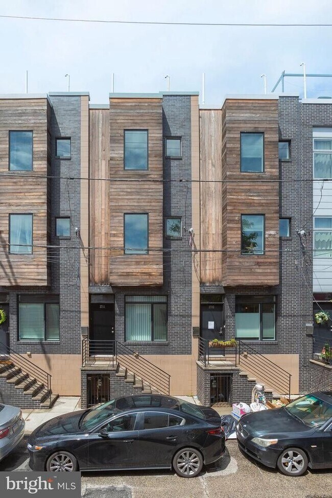 Foto del edificio - Modern 3 Bedroom 2.5 Bath Available In Fai...