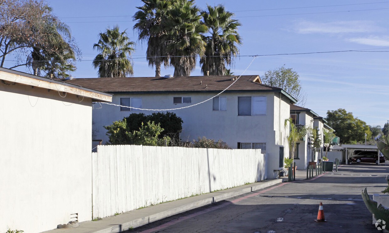 Building Photo - Montanas Del Sol Apartments