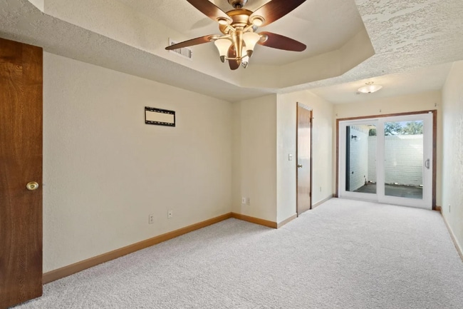 Building Photo - 1210 Sunray