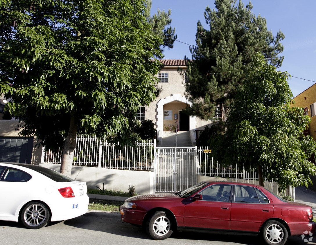 Primary Photo - 3505 Bellevue Ave