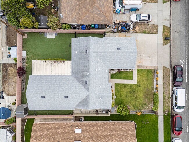 Foto del edificio - Beautiful 4 Bedroom Home with Smart Features, Entertainer’s Backyard & Attached Garage