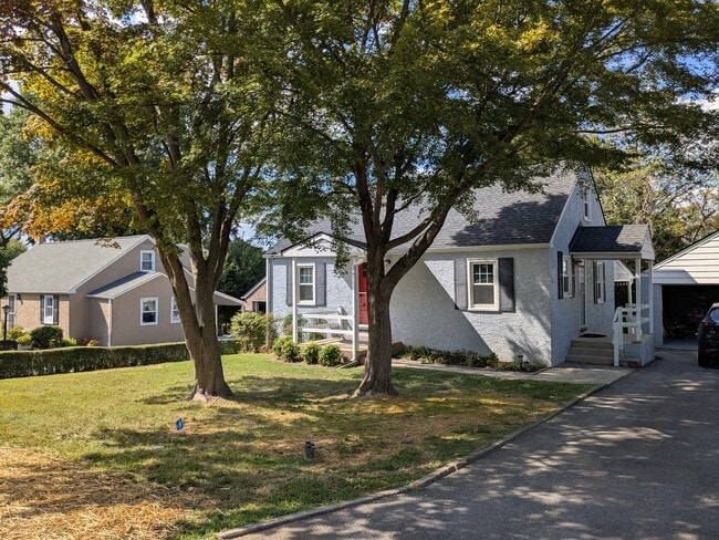 Building Photo - 31 Beechwood Ave