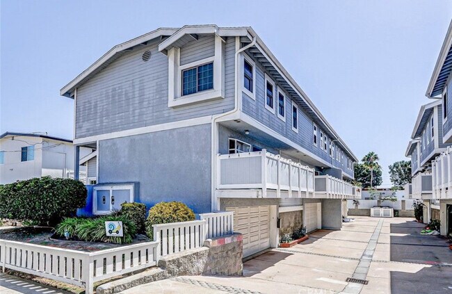 Foto del edificio - 2218 Mathews Ave