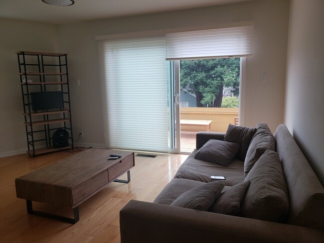 Foto del edificio - 962 Ferdinand Ave