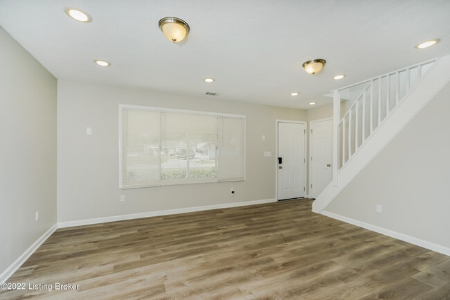 Building Photo - 9335 Donerail Way