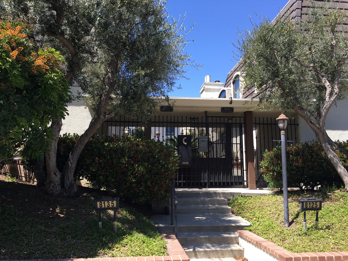 Foto principal - 8135 Redlands St