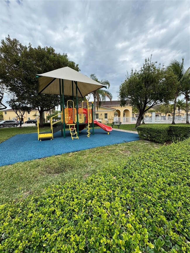 Building Photo - 853 SW 149th Ct
