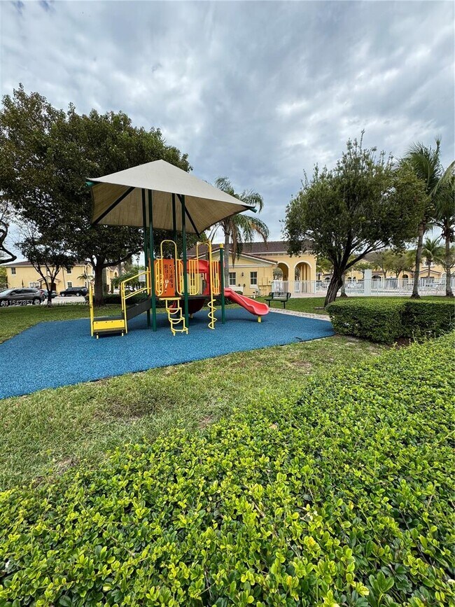 Foto del edificio - 853 SW 149th Ct
