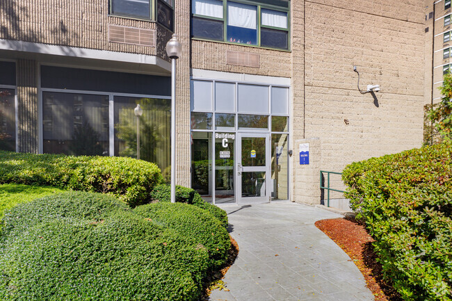 Building Entrance - River Place Towers