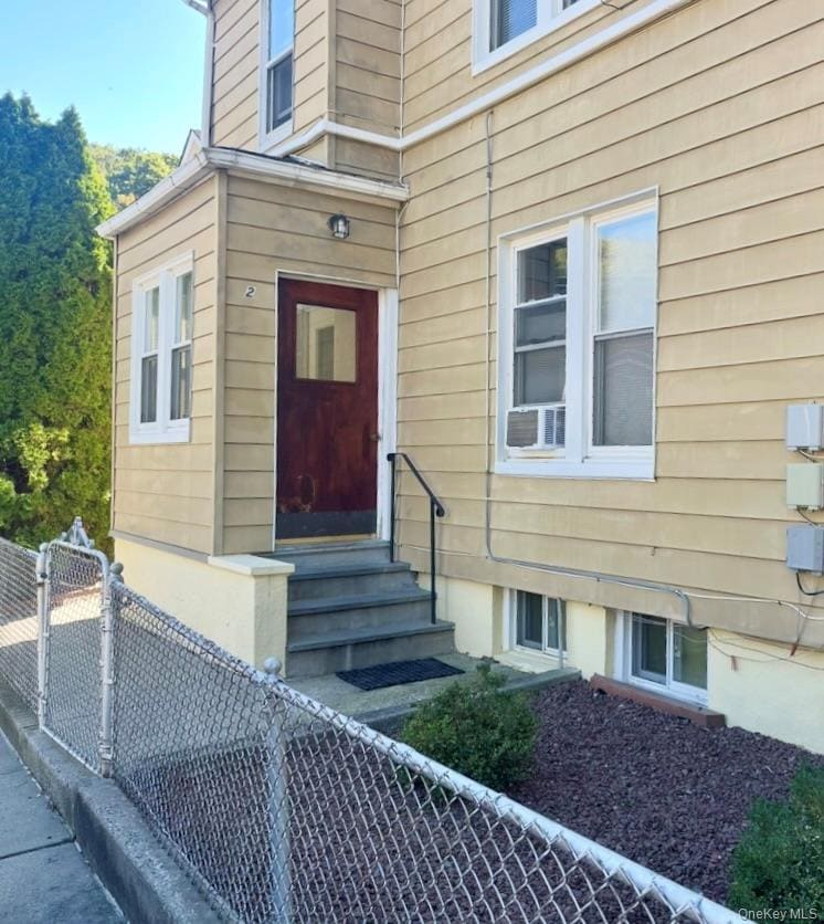 Primary Photo - 2 Holly Pl