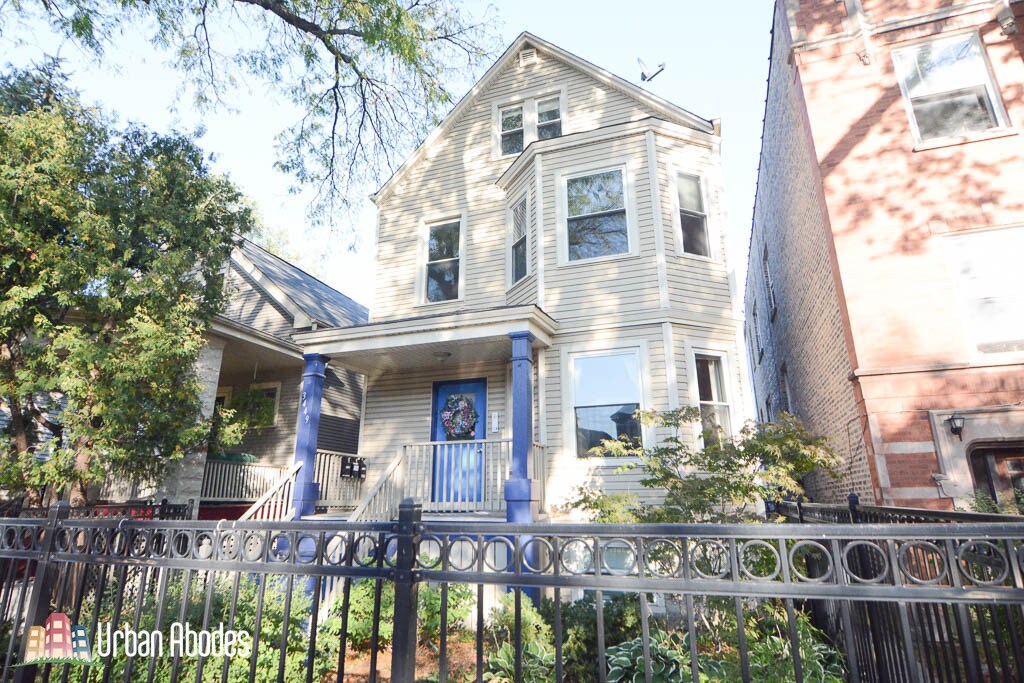 Foto principal - 3449 N Hamlin Ave