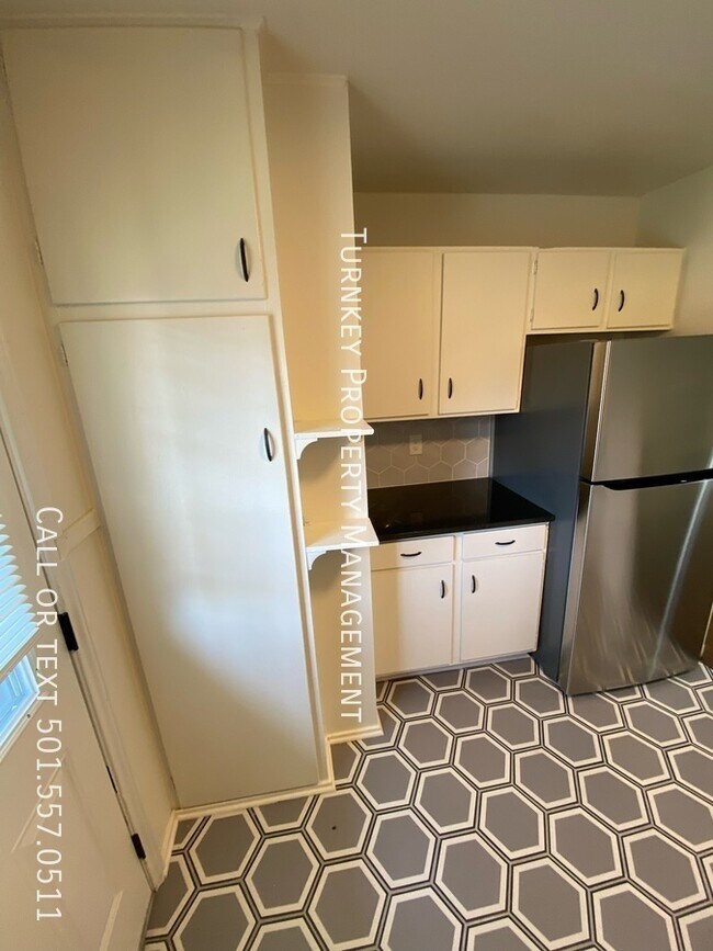 Foto del edificio - Great new Apartment in MacArthur Park Area...