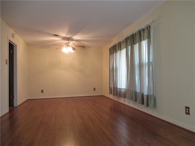 Foto del edificio - 476 Highland Blvd