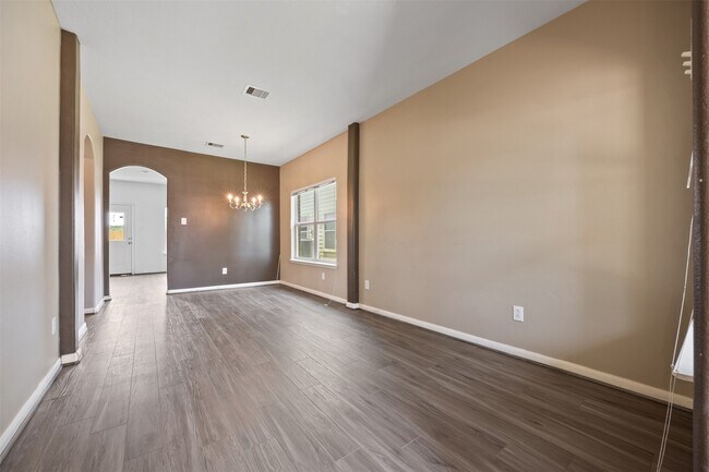 Building Photo - 1106 Vernage Rd