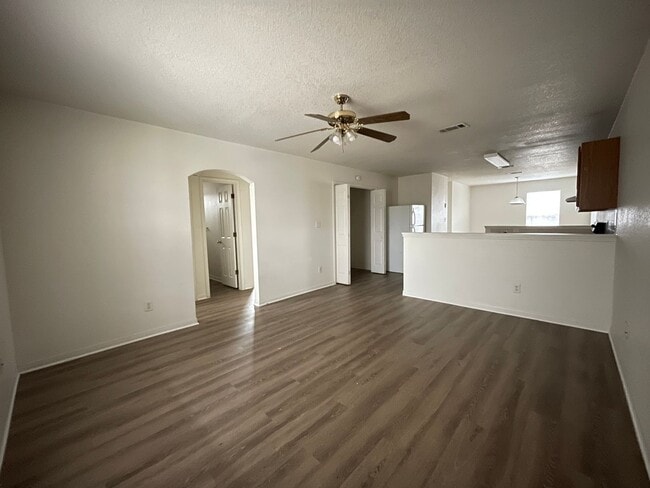 Building Photo - 2909 Cantabrian Dr