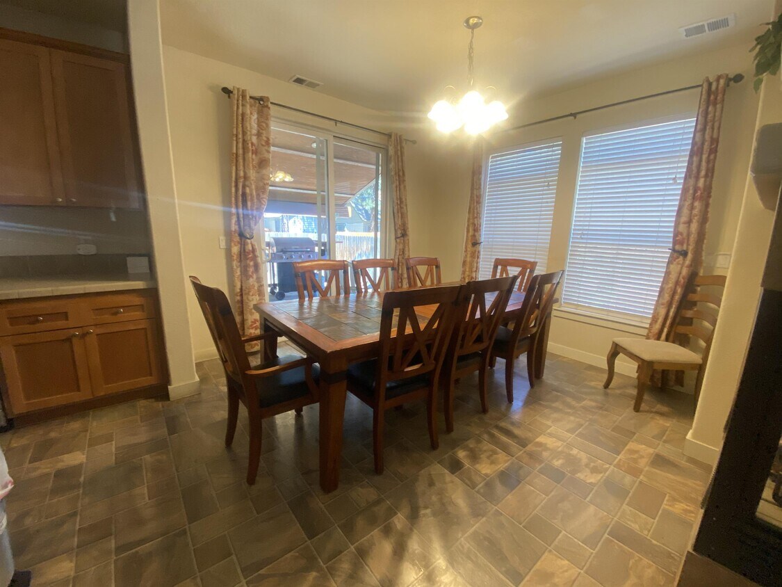 Foto principal - 957 Tallac Ave
