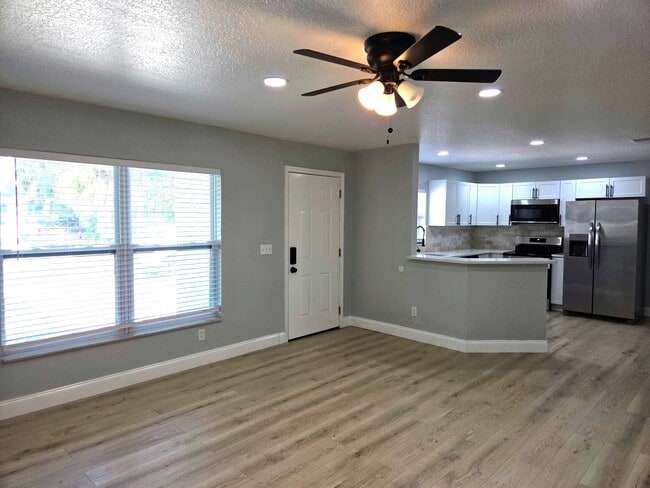 Foto del edificio - 3150 Emerson Ave S