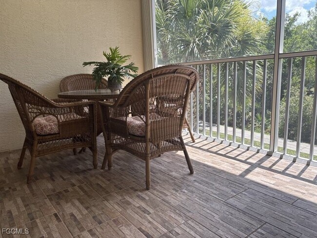 Foto del edificio - 9639 Hemingway Ln
