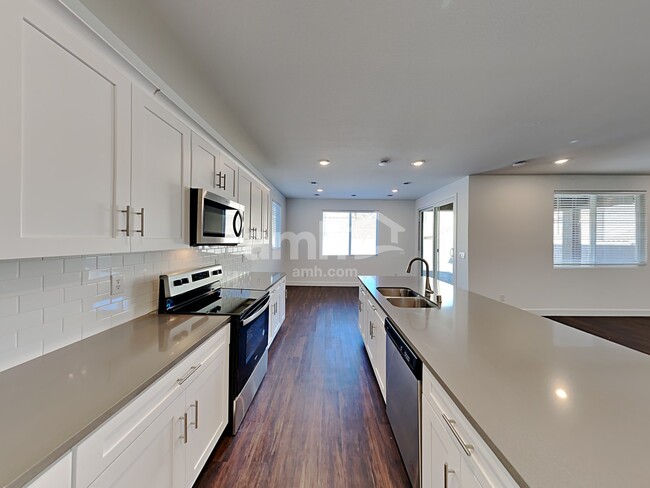 Building Photo - 10391 Bee Balm St