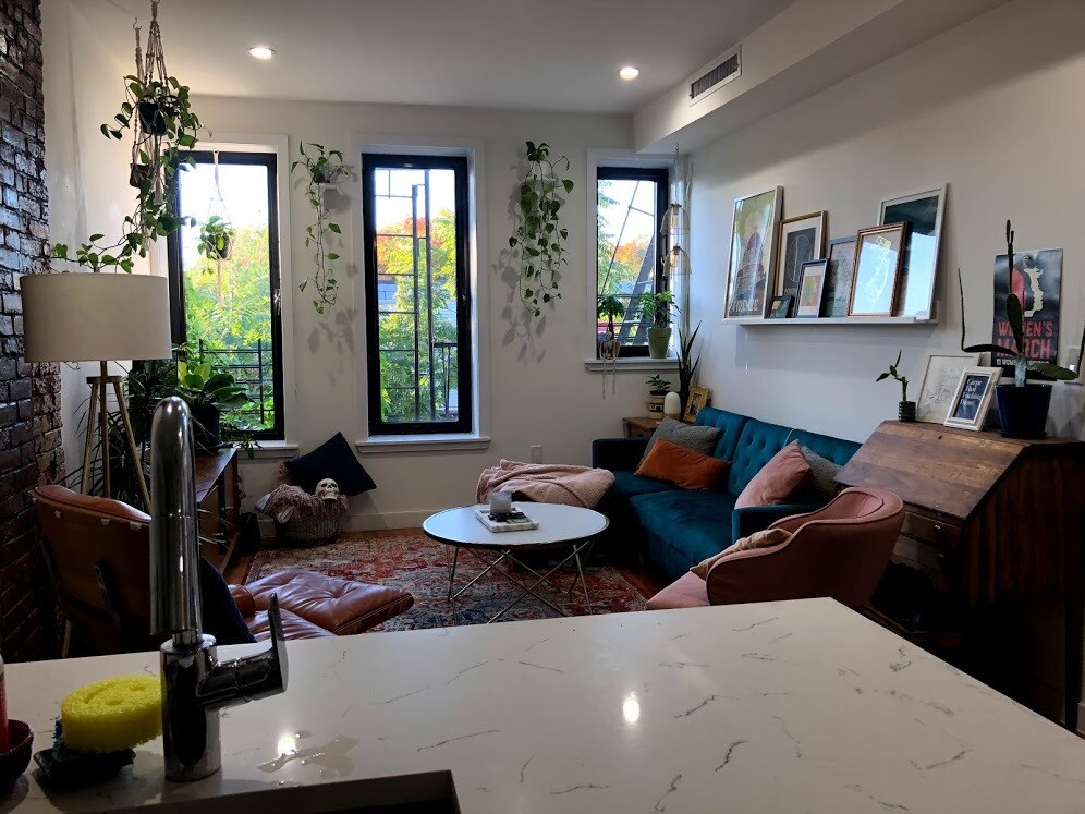 Foto principal - 1299 Putnam Ave