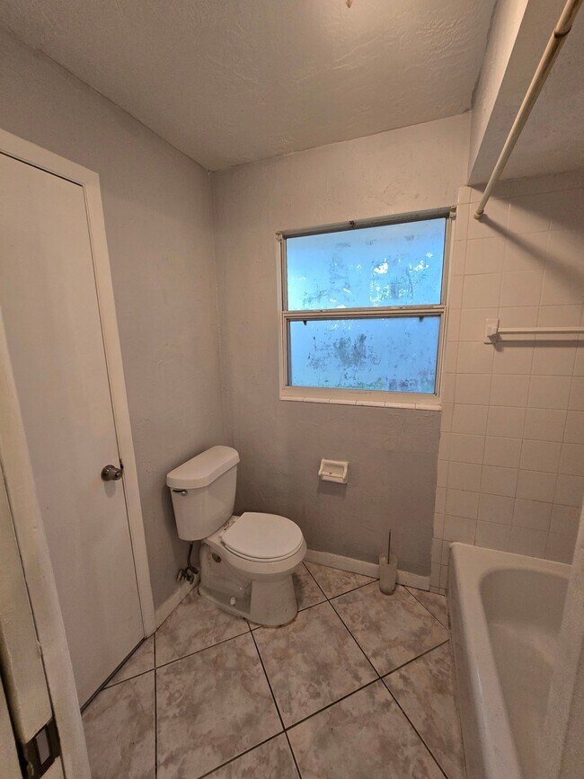 Foto del edificio - 3413 Sherwood Dr