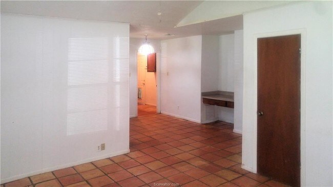 Foto del edificio - 3203 Heatherwood Dr