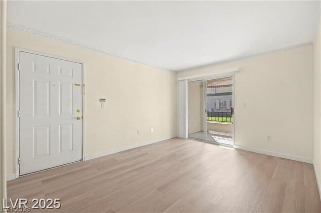 Building Photo - 7885 W Flamingo Rd