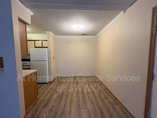 Foto del edificio - 714 E Bain St