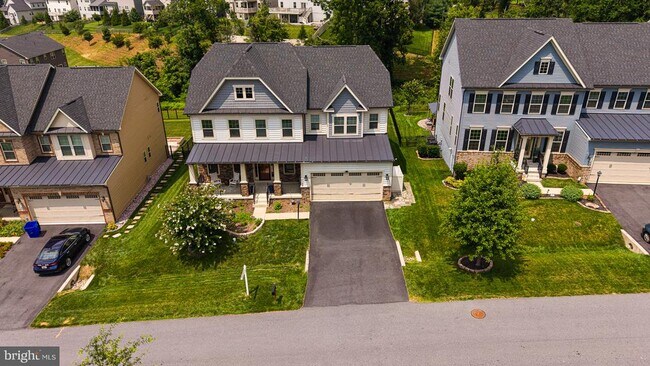Foto del edificio - 7142 Starmount Ct