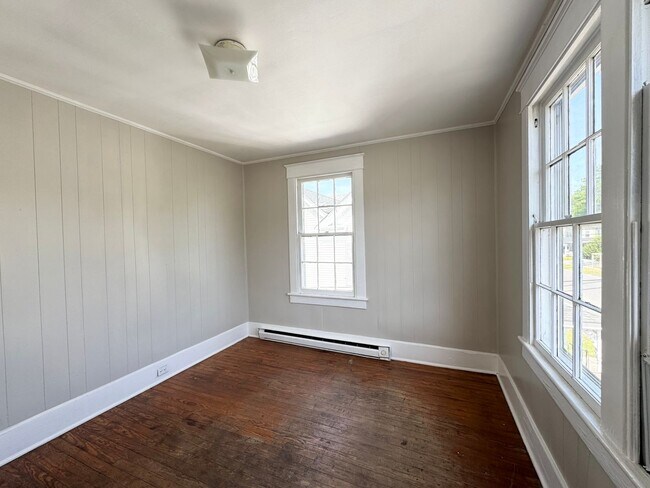 Foto del edificio - 207 E Burgess St
