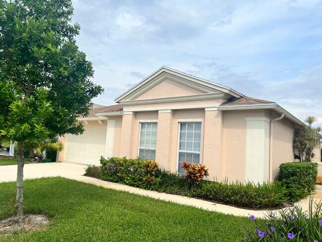 Building Photo - 3 BEDROOM, 2 BATH HOME IN THE GATED COMMUN...