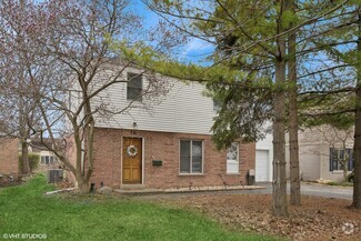 Building Photo - 721 E Davis St